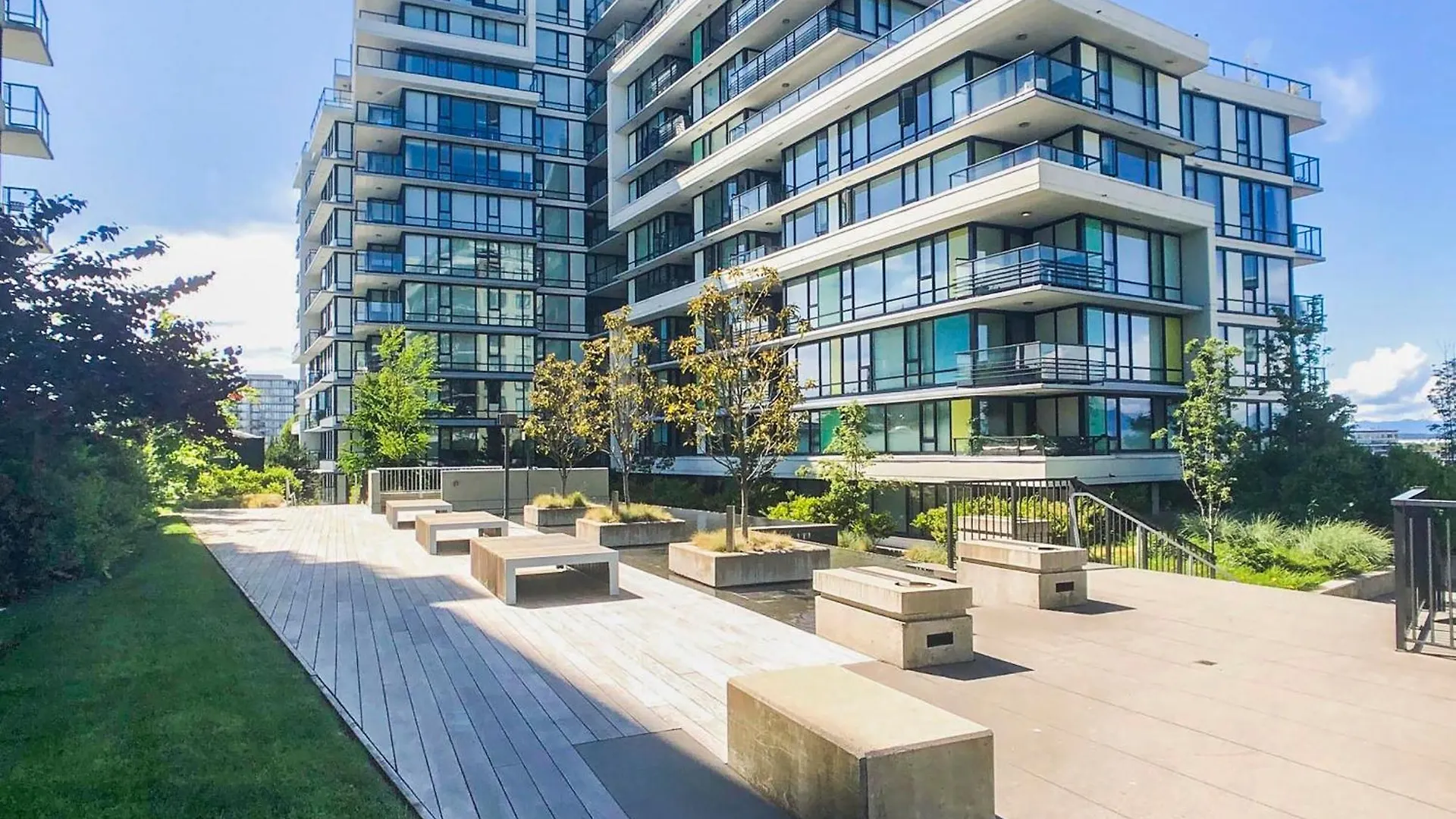 Apartment Gorgeous Place In Downtown Rmd Richmond Canada